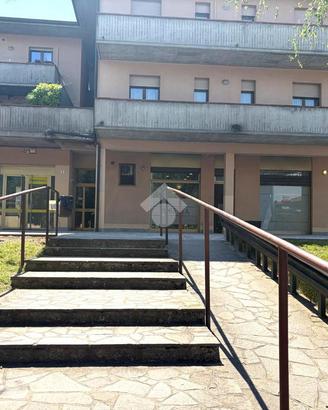 NEGOZIO A PISOGNE