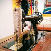 materiale per sartoria e vestiario vario