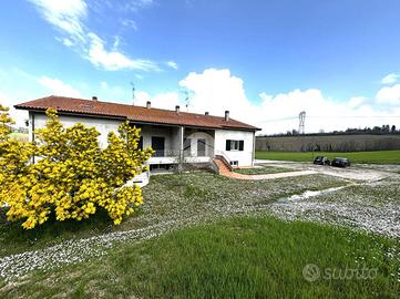 CASA SEMINDIPENDENTE A FANO