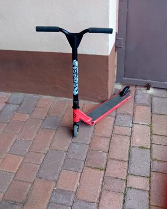 monopattino freestyle bambino rosso e nero 