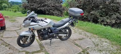 Moto Kawasaki 750 ZR7S