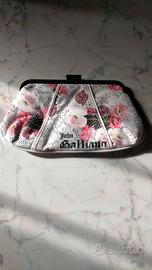 Pochette John Galliano 