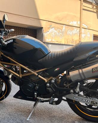 Ducati Monster 750