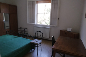 A modena appartamento con due camere arredate