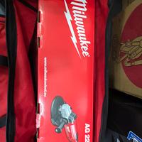 Milwaukee  Smerigliatrice Ag 22-230 
