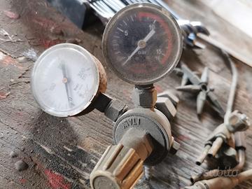 Regolatore per saldatrice a filo