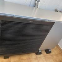 Chiller Daikin  pompa di calore aria acqua 9 Kw