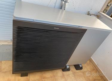 Chiller Daikin  pompa di calore aria acqua 9 Kw