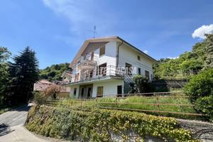 TRILOCALE CON GIARDINO IN QUADRIFAMILIARE