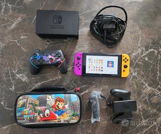 Nintendo Switch + Controller e Custodia 