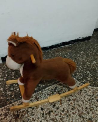 cavallo dondolo 