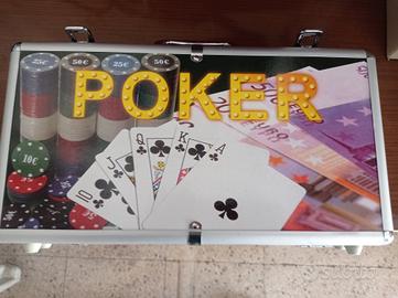 carte da  poker ,ed fiches in apposi valigetta 
