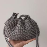 pouch bag uncinetto grigia 