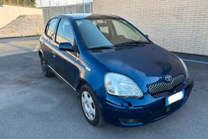 Toyota yaris 2004