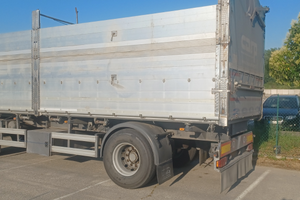 Rimorchio ribaltabile