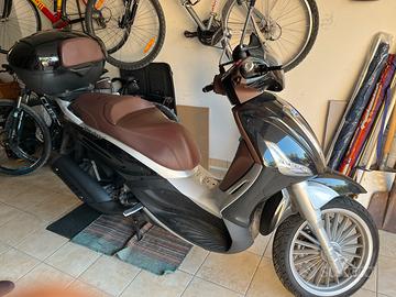 Scooter Beverly Piaggio 300