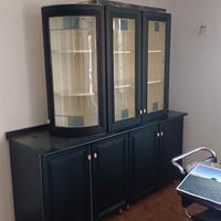 Credenza/Vetrina elegante in legno nero