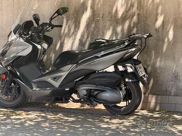 Kymco Xciting 400i com targa polacca