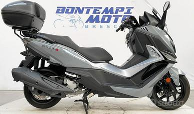 SYM Cruisym 300 + BAULETTO
