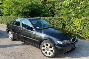 MACCHINA BMW 320 