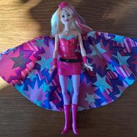 Barbie supereroina