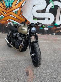 Triumph bonneville t100