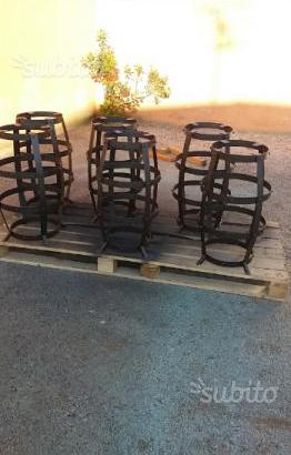 Sgabelli a forma di botte ferro battuto