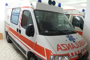 PEUGEOT boxer AMBULANZA -ANNO 2004