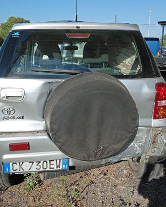 Rav4 3porte del 2003 sinistrata