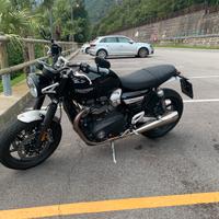 Triumph Speed Twin 1200 come nuova