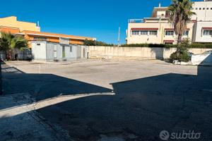 Box e rimessaggio per auto moto e furgoni