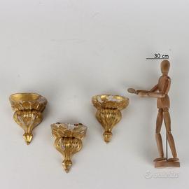 Gruppo di Tre Mensoline in Legno Dorato XIX Secolo