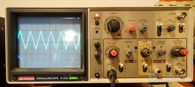 Oscilloscopio hitachi V-212
