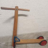 Monopattino in legno vintage