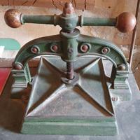 ANTICO TORCHIO DECORATO