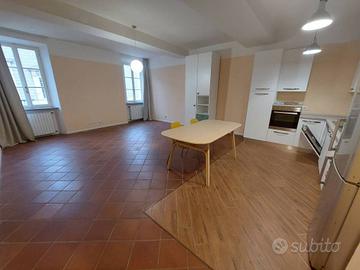 ELEGANTE E AMPIO BILOCALE MQ 73 VIA REPUBBLICA