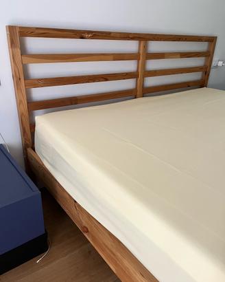 Letto matrimoniale in legno