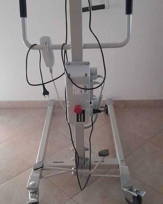 Sollevatore elettrico per disabili anziani