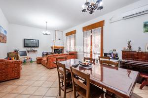 Porzione di Trifamiliare di ampie metrature con gi