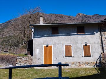 Casa in montagna pronta da abitare con terreno