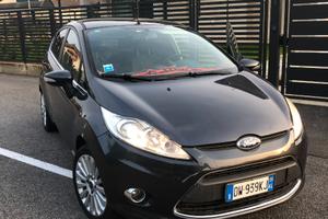 FORD Fiesta 6ª Serie (Edizione Plus+)