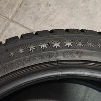 4 Gomme invernali 225/45R18 95V SNOVIOS
