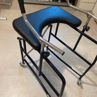 Deambulatore ascellare pieghevole