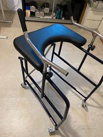 Deambulatore ascellare pieghevole