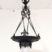 lampadario d’epoca in ferro battuto e vetro