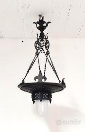lampadario d’epoca in ferro battuto e vetro