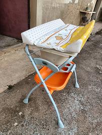 Bagnetto con supporto e fasciatoio