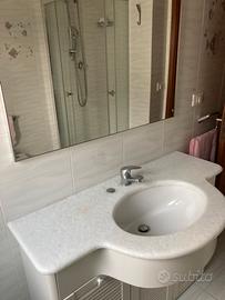 Mobile da bagno con specchio