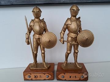 Coppia di statue cavalieri
