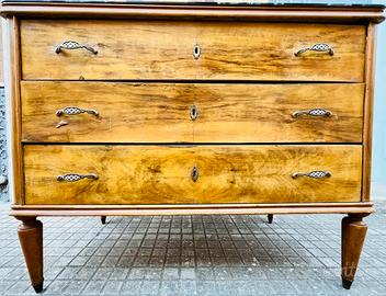 Comò antico con specchio e ripiano in vetro